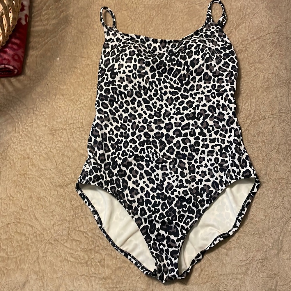 Leopard print one piece swimsuit like new